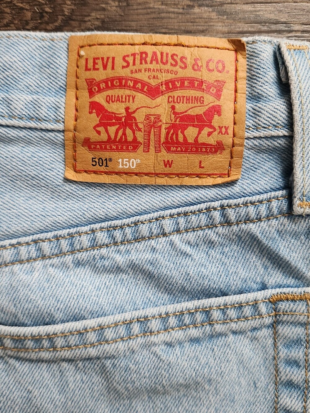 EUC Levi's 501 150th Aniversary Jeans, Size 28 - Picture 5 of 9